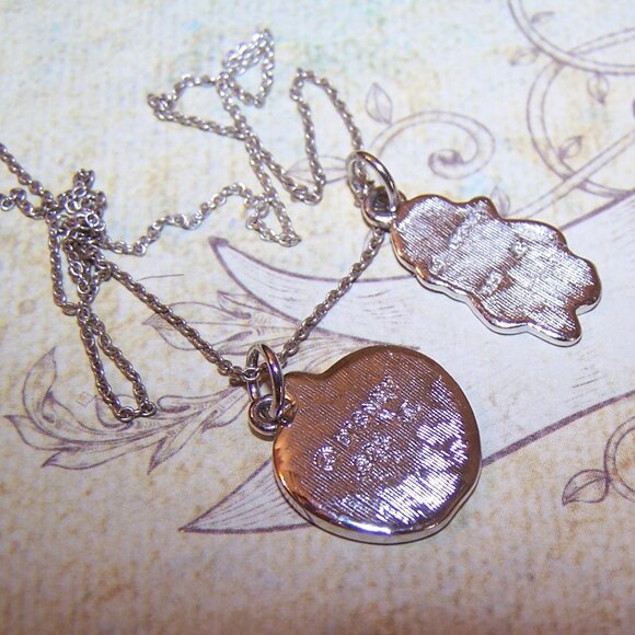 Disneyland Sterling Silver Enamel Charms on Chain - Snow White/Apple - Picture 5 of 5